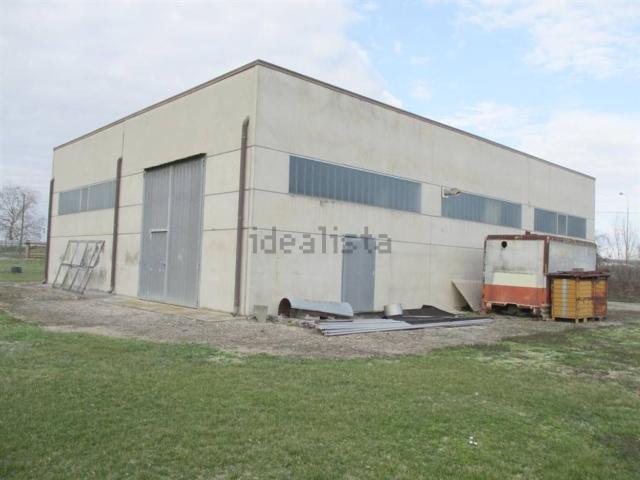 Capannone in vendita di 300 m² in Via salvatore roversi, 19