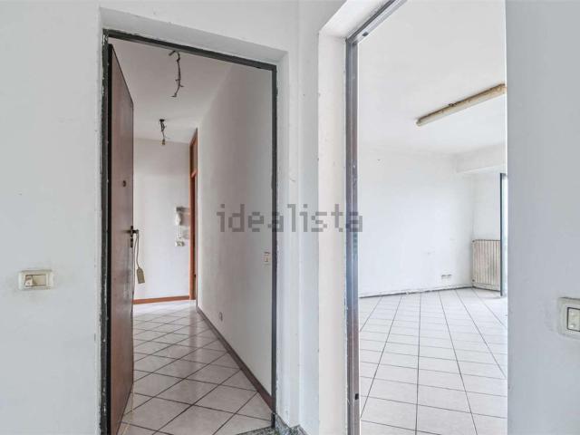 Capannone in vendita di 300 m² in Via Paolo VI