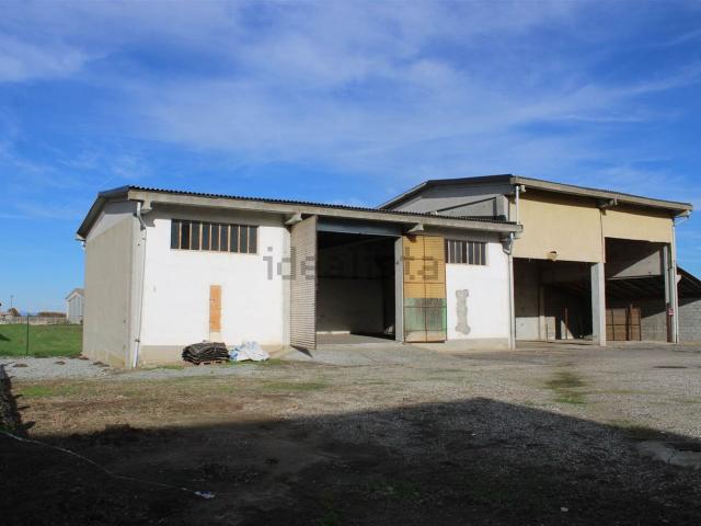 Capannone in vendita di 300 m² in Via Quarana, 13