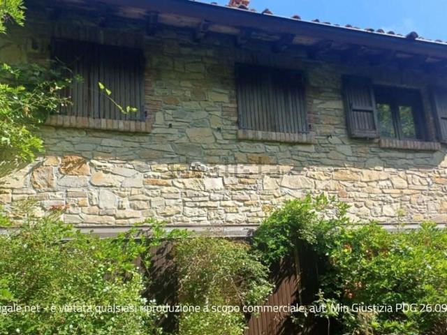 Capannone in vendita di 303 m² in Via Burgazzi