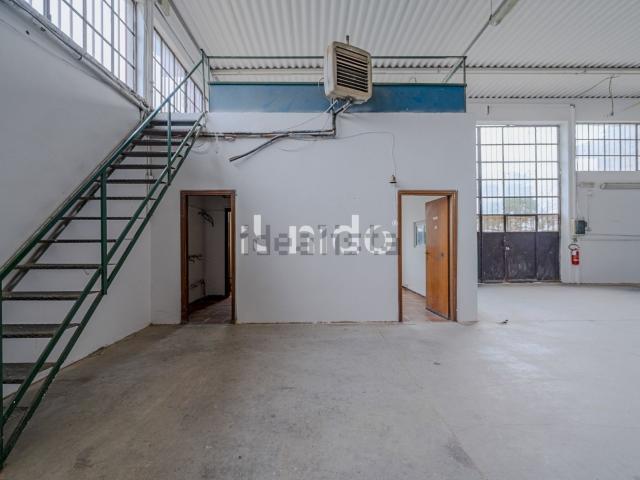 Capannone in vendita di 309 m² in Via Amedeo Modigliani