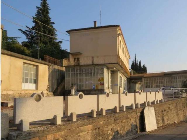 Capannone in vendita di 309 m² in Via Don Giovanni Salzani