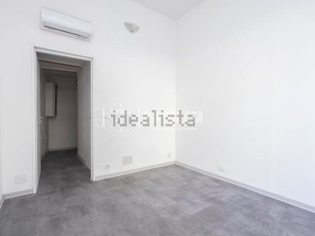 Capannone in vendita di 30 m² in Corso Peschiera