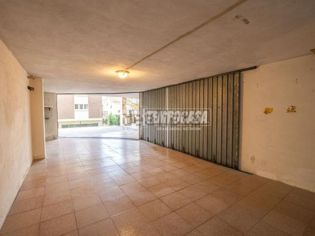 Capannone in vendita di 30 m² in Via San Giovanni Bosco