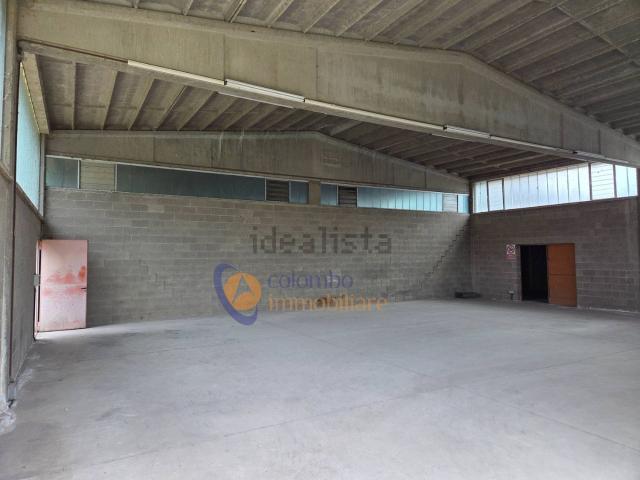 Capannone in vendita di 310 m²