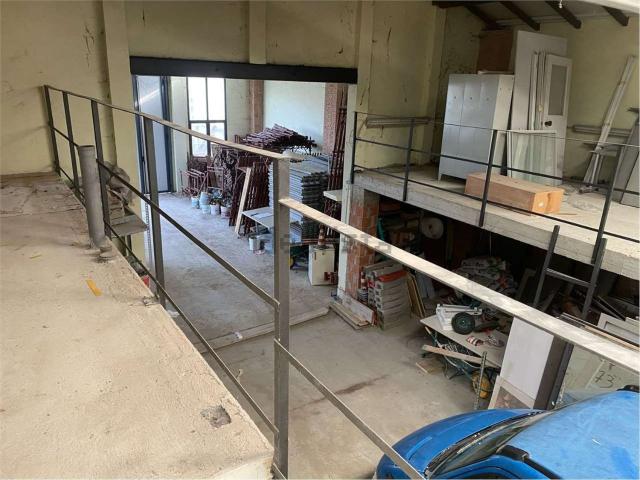 Capannone in vendita di 310 m²