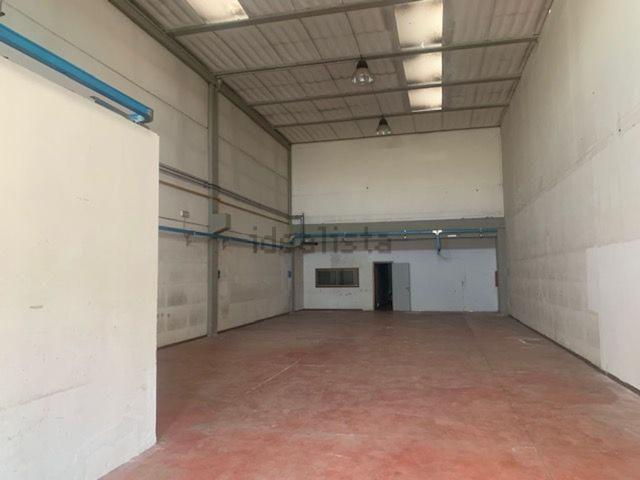 Capannone in vendita di 310 m² in Via Augusto Righi