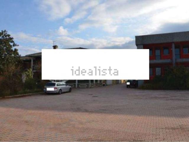Capannone in vendita di 3120 m² in Via del Santo, 95