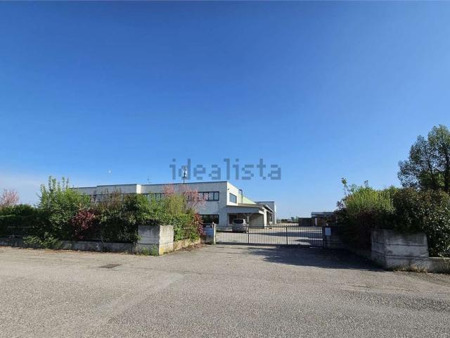 Capannone in vendita di 3150 m²