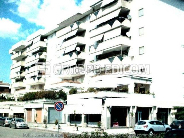 Capannone in vendita di 315 m² in Via Giuseppe Verdi