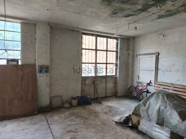 Capannone in vendita di 315 m² in Via Mulini, 29