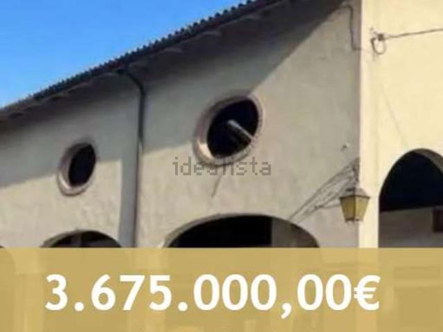 Capannone in vendita di 316 m² in Via Chiusa