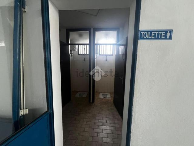 Capannone in vendita di 310 m² in Via Barbariga, 164