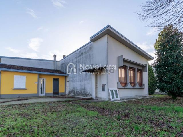 Capannone in vendita di 320 m² in Via Giuseppe Garibaldi, 2