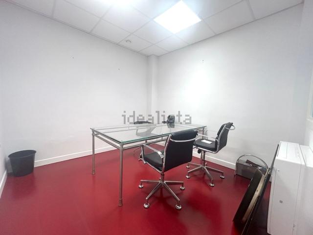 Capannone in vendita di 320 m² in Via Romagna