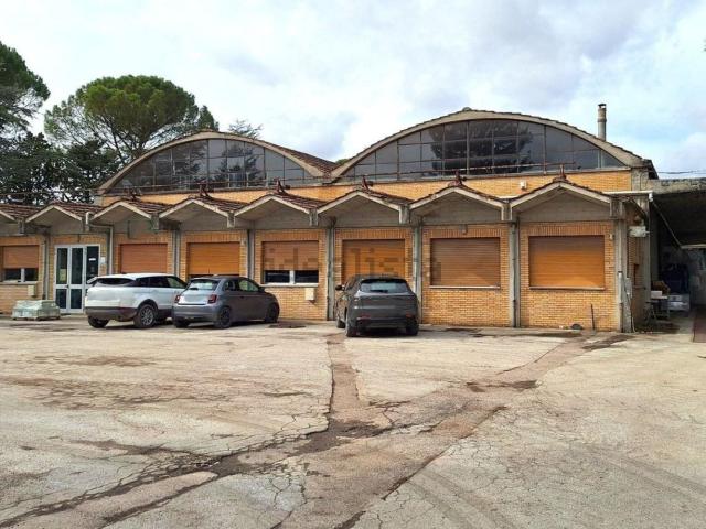 Capannone in vendita di 3217 m² in Via Placido RIzzotto, 7