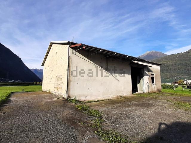 Capannone in vendita di 327 m² in Via Provinciale, 4