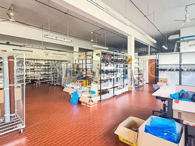 Capannone in vendita di 330 m² in Via David Livingstone