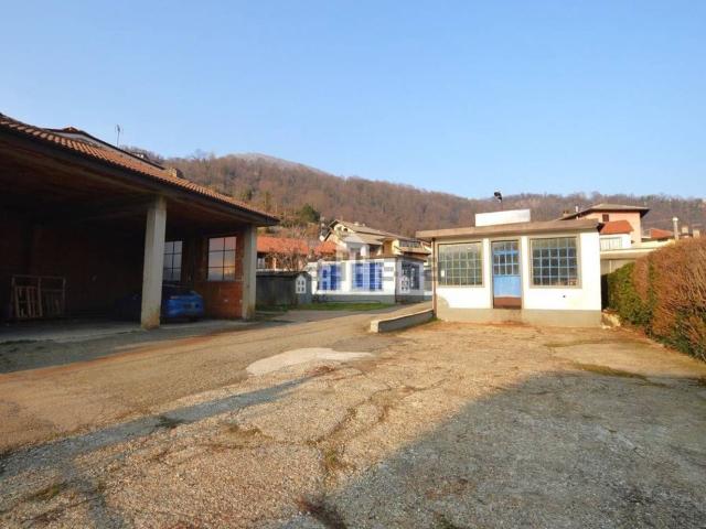 Capannone in vendita di 330 m² in Via Fratelli Rosselli, 7
