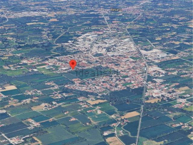 Capannone in vendita di 330 m² in Via Ostiglia, 11