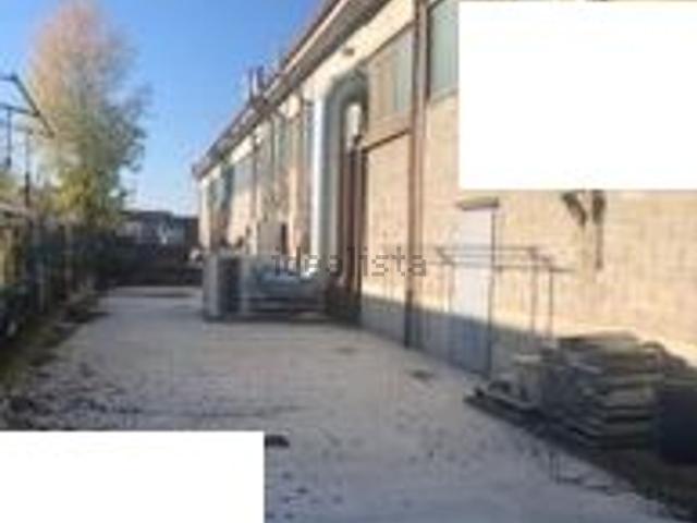 Capannone in vendita di 3330 m² in Via Vecchia Novi, 13