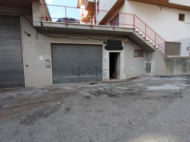 Capannone in vendita di 333 m² in Via Cuneo, 53