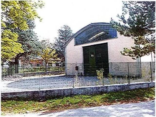 Capannone in vendita di 3350 m² in Viale dei Caduti, 9
