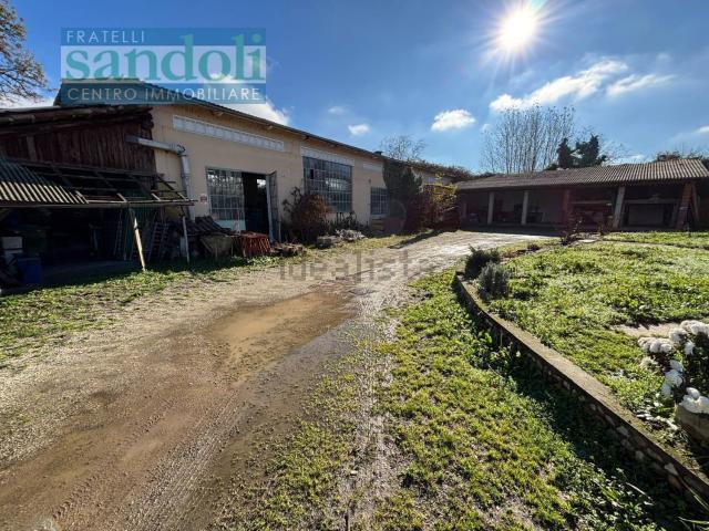 Capannone in vendita di 335 m² in Via Santa Maria, 12