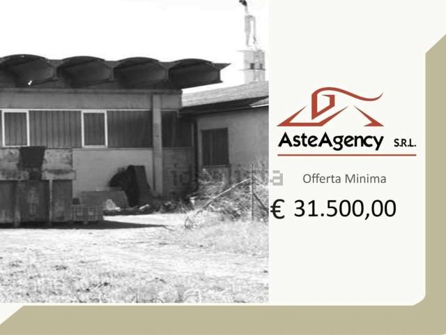 Capannone in vendita di 339 m² in Via Oppioli