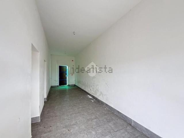 Capannone in vendita di 37 m² in Via Aurelia, 32