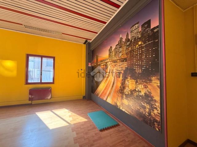 Capannone in vendita di 340 m² in Via Ettore Fieramosca, 12