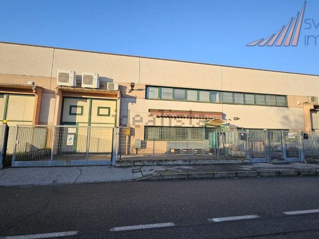 Capannone in vendita di 345 m²