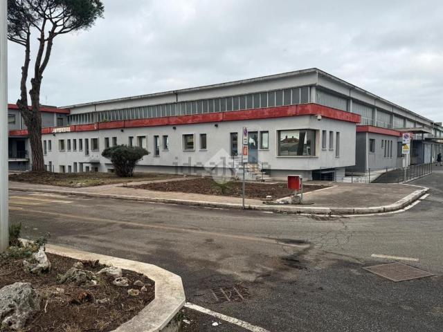 Capannone in vendita di 3500 m² in Via Campobello, 36