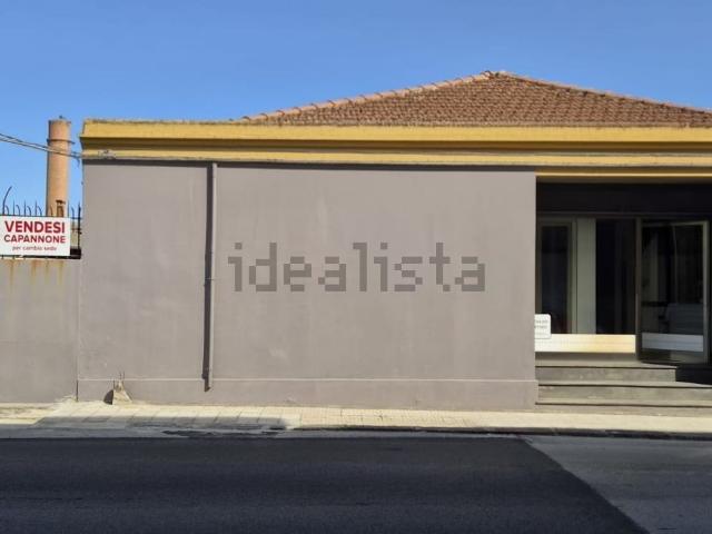 Capannone in vendita di 350 m² in Via Nazionale, 406