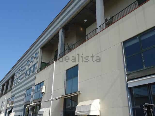 Capannone in vendita di 350 m² in Via Sestese