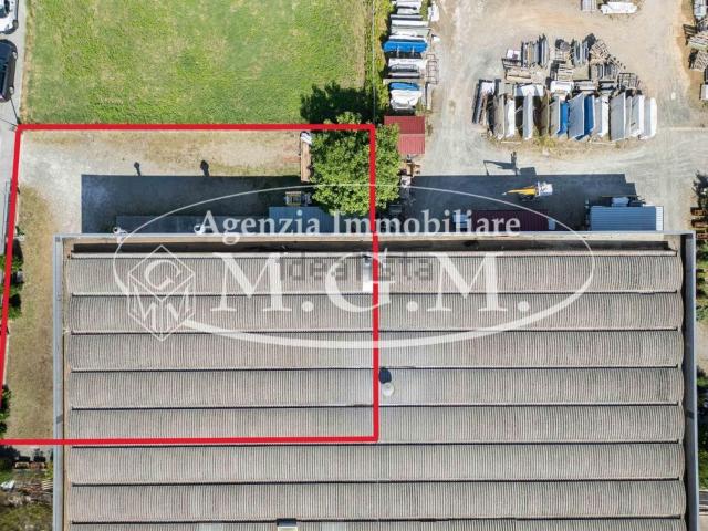 Capannone in vendita di 350 m² in Via Pian d&apos Era, 39