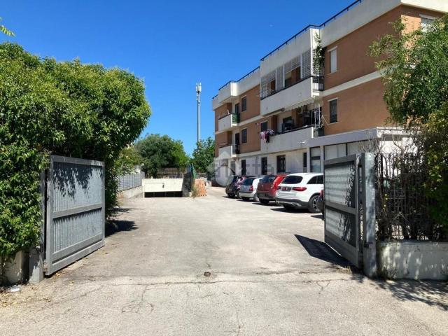 Capannone in vendita di 350 m² in Viale degli Artigiani, 7