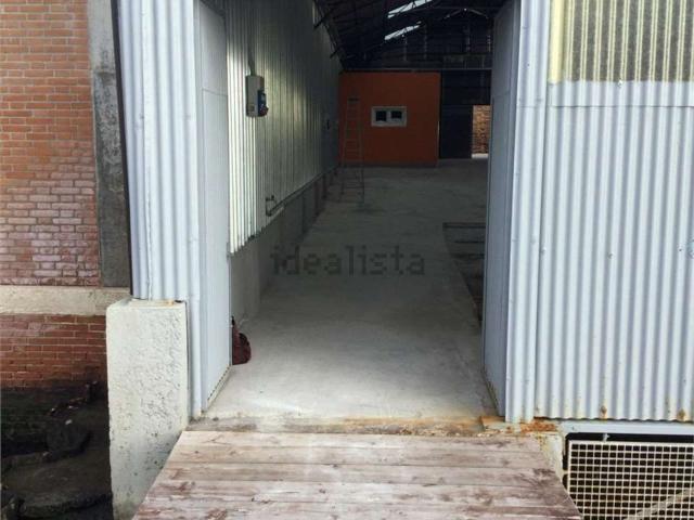 Capannone in vendita di 350 m² in Strada Senza Nome, 5893