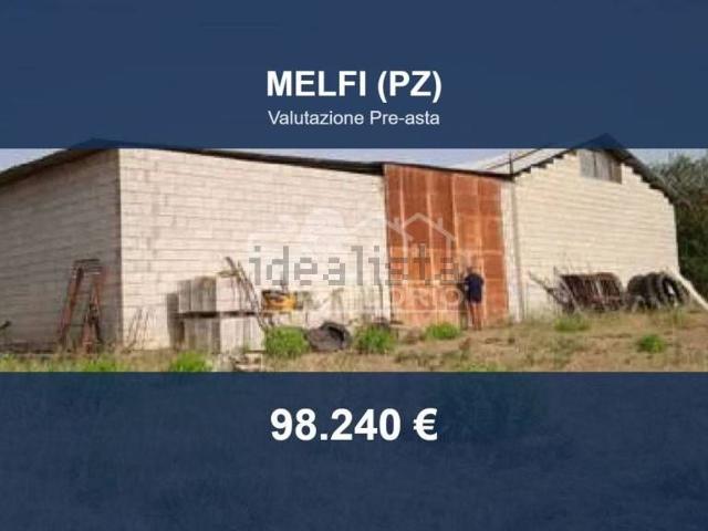 Capannone in vendita di 350 m² in Strada Provinciale 48 del Basso Melfese