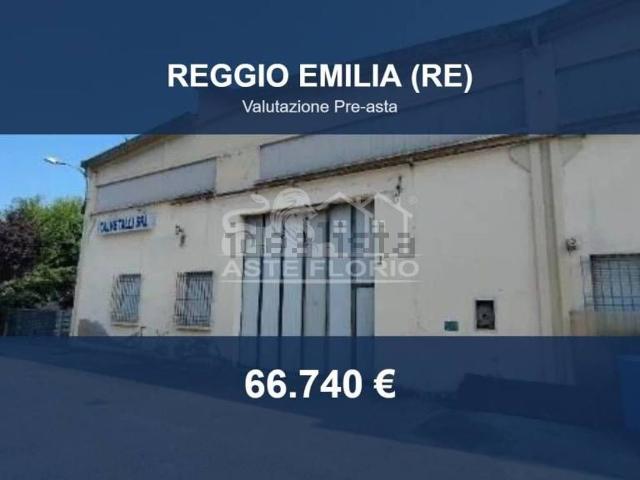 Capannone in vendita di 365 m² in Via Giovanni Bovio
