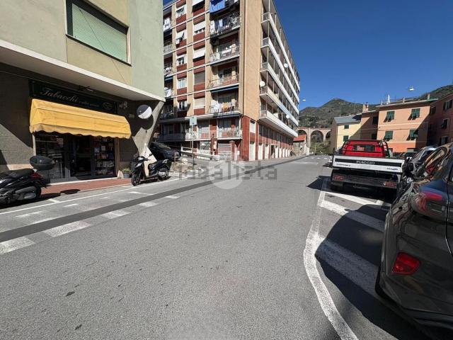 Capannone in vendita di 36 m² in Piazza Silvio Arrivabene
