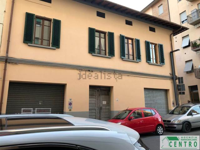 Capannone in vendita di 36 m² in Via Socrate Sardelli, 8