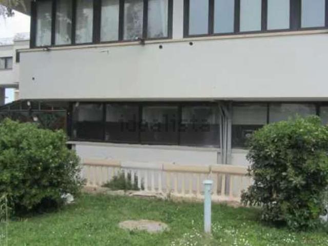 Capannone in vendita di 372 m² in Via Alcide De Gasperi
