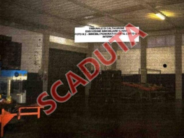 Capannone in vendita di 375 m² in Contrada Vanghella