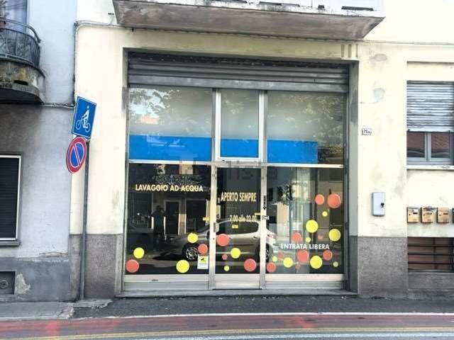 Capannone in vendita di 380 m² in Viale D. Alighieri