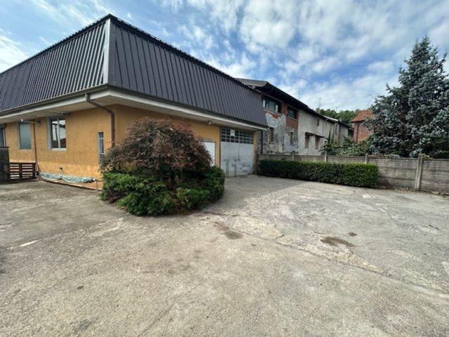 Capannone in vendita di 380 m² in Vicolo Spacchi