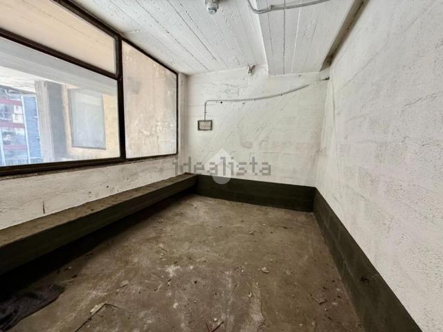 Capannone in vendita di 380 m² in Corso Battaglione Aosta, 101