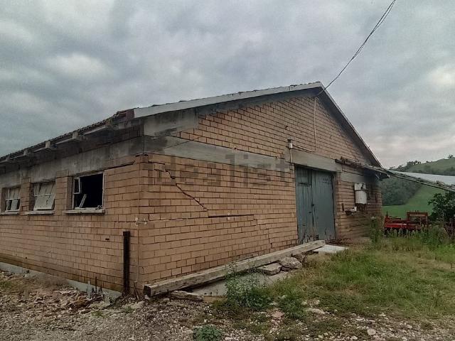 Capannone in vendita di 384 m² in Via Prospero Martelli, 11
