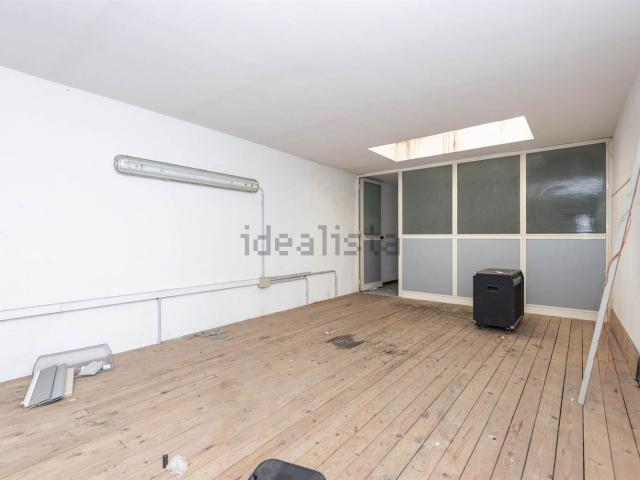 Capannone in vendita di 388 m² in Via Acquedotto Greco, 68