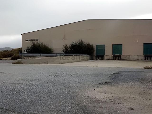 Capannone in vendita di 39147 m² in Strada Senza Nome